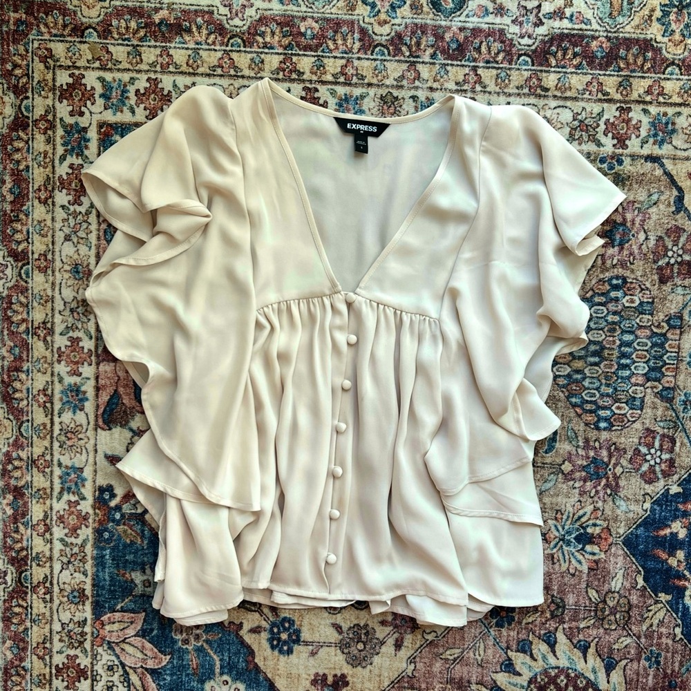 Express Ivory/cream Button-Down ruffle flowy short sleeve Blouse, EUC, sz small